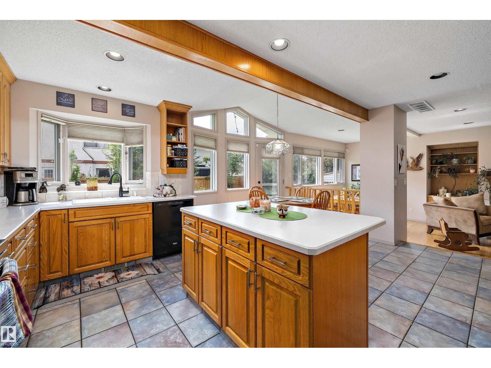 9811 158 AV NW - Image 9