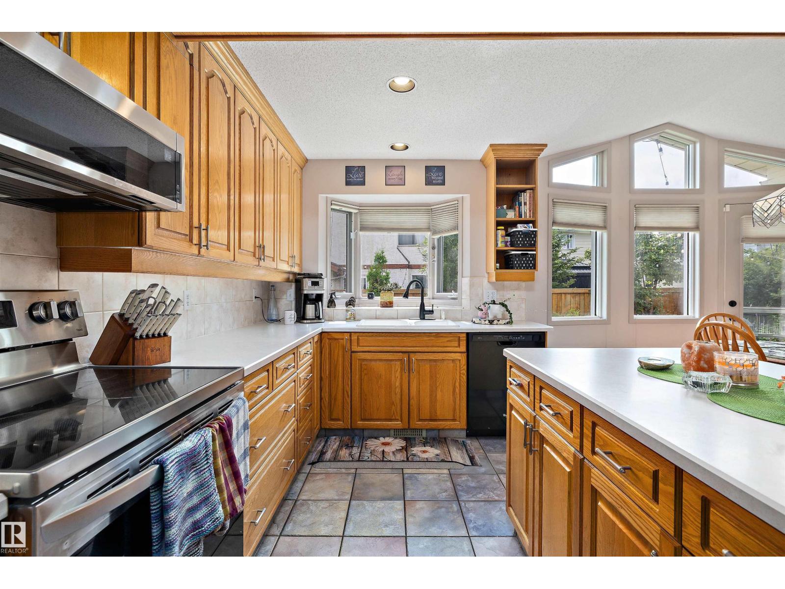9811 158 AV NW - Image 8