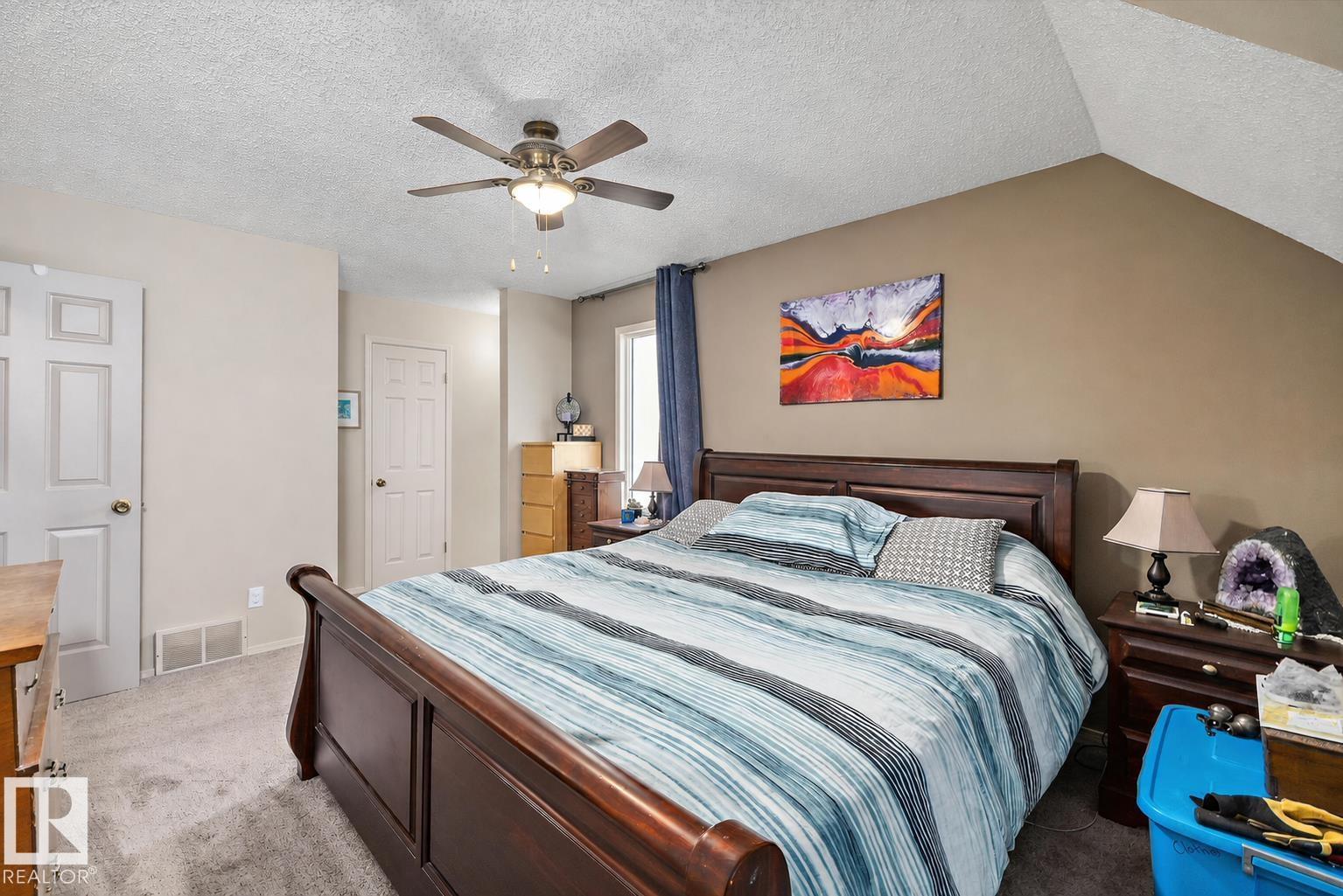 9811 158 AV NW - 23
