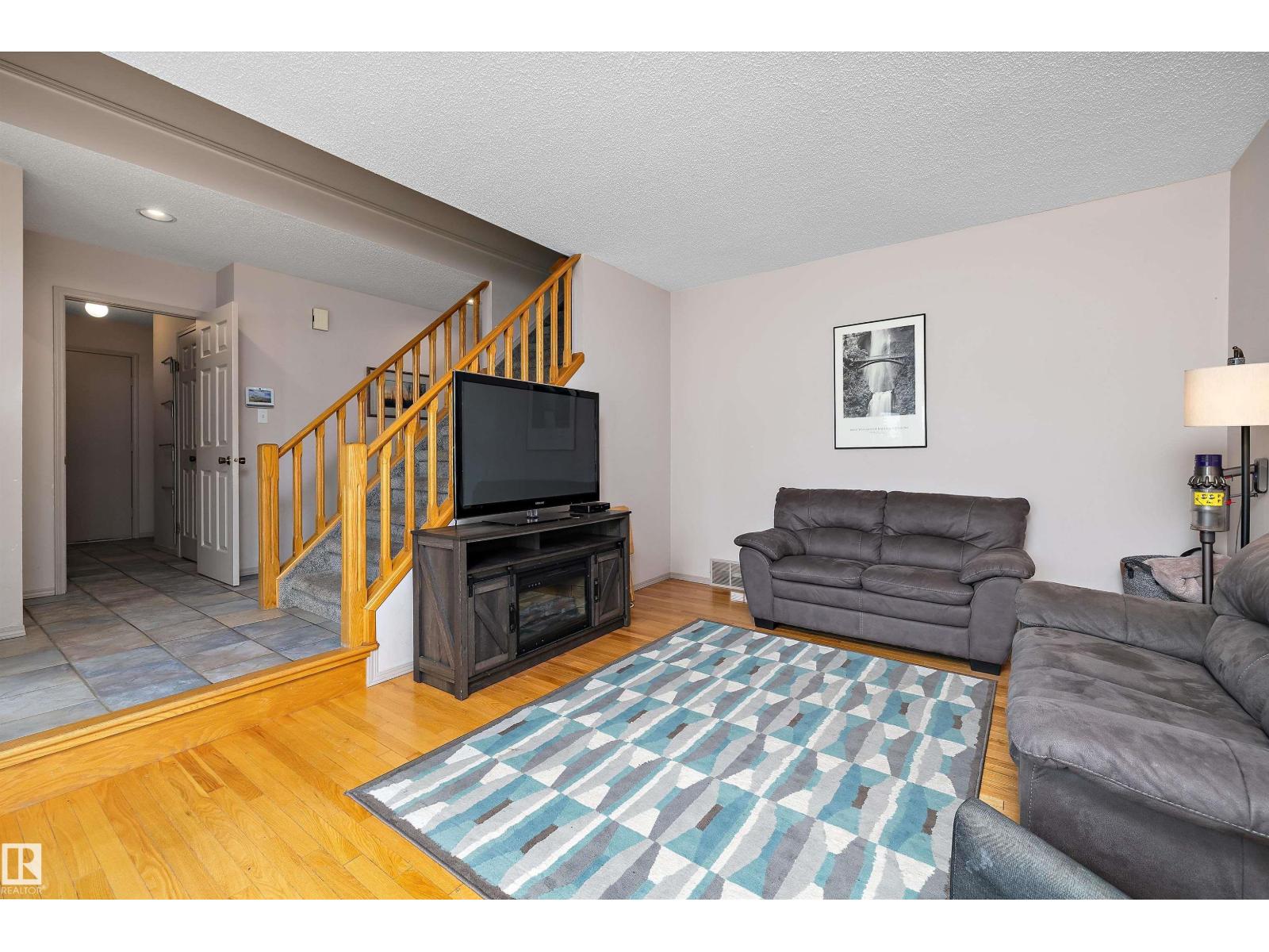 9811 158 AV NW - Image 6