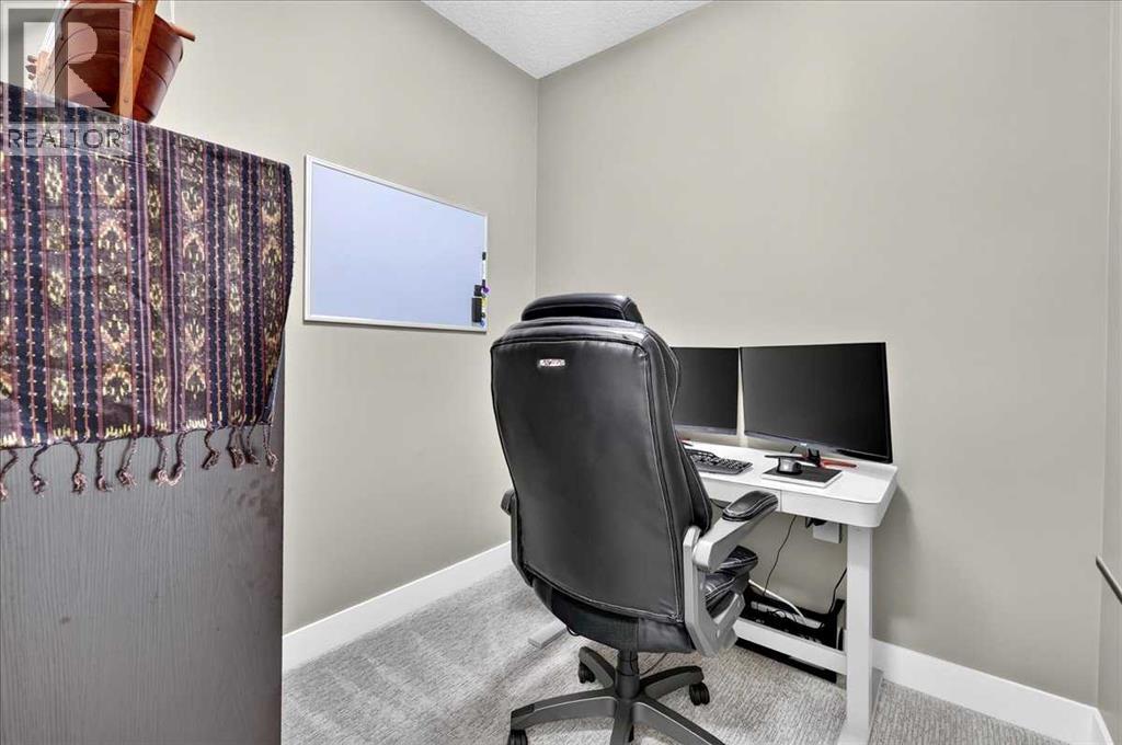 24 Mahogany Gardens Southeast - Photo 31