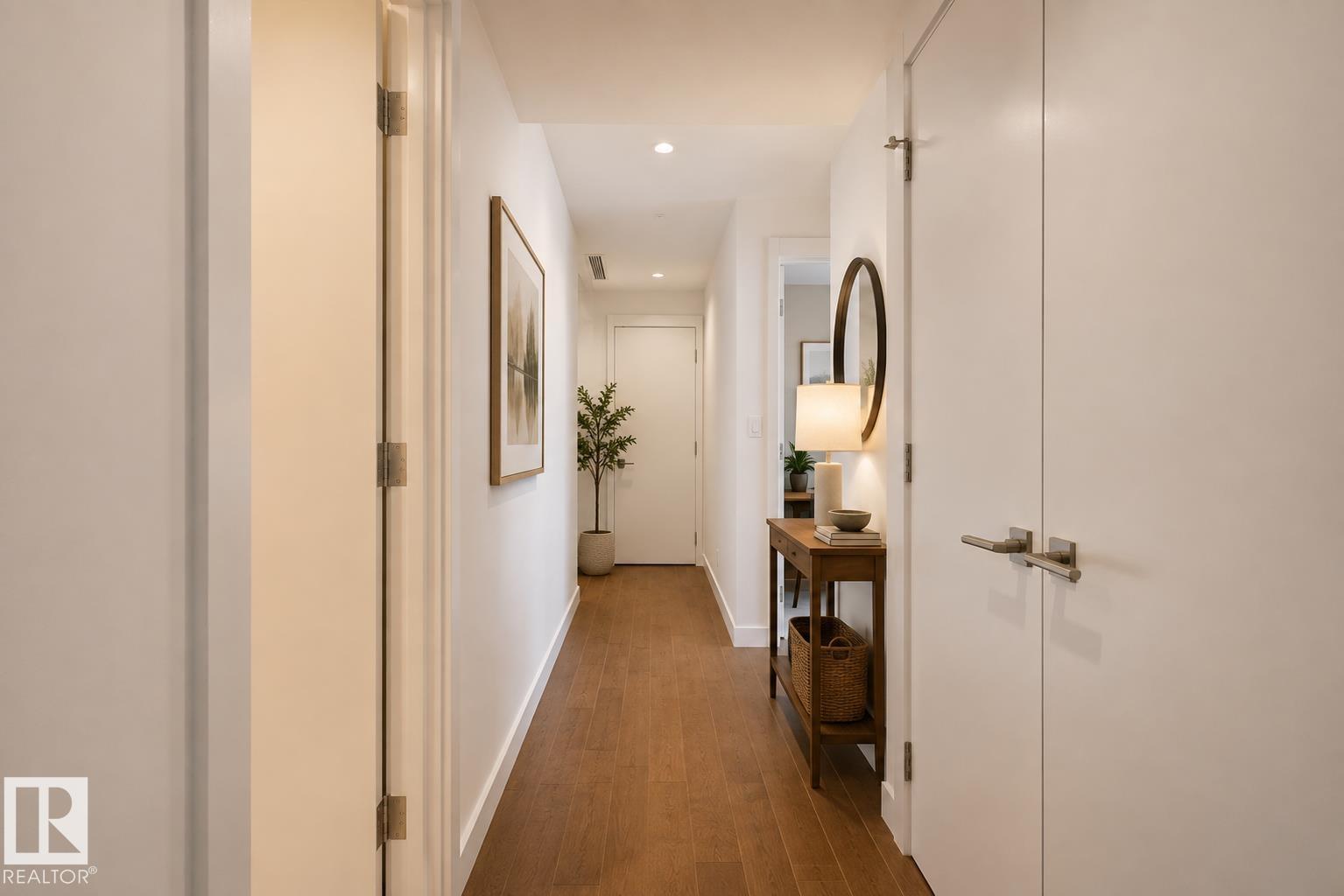 #3411 10360 102 ST NW - 28
