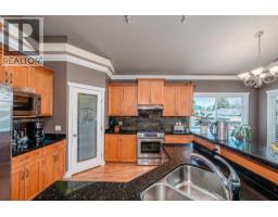 735 Schoolhouse Street, Coquitlam, BC V3J5S1 Photo 6