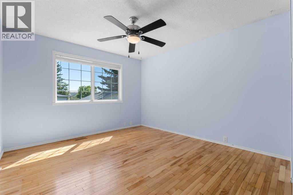 27 Elk Hill SE - 10