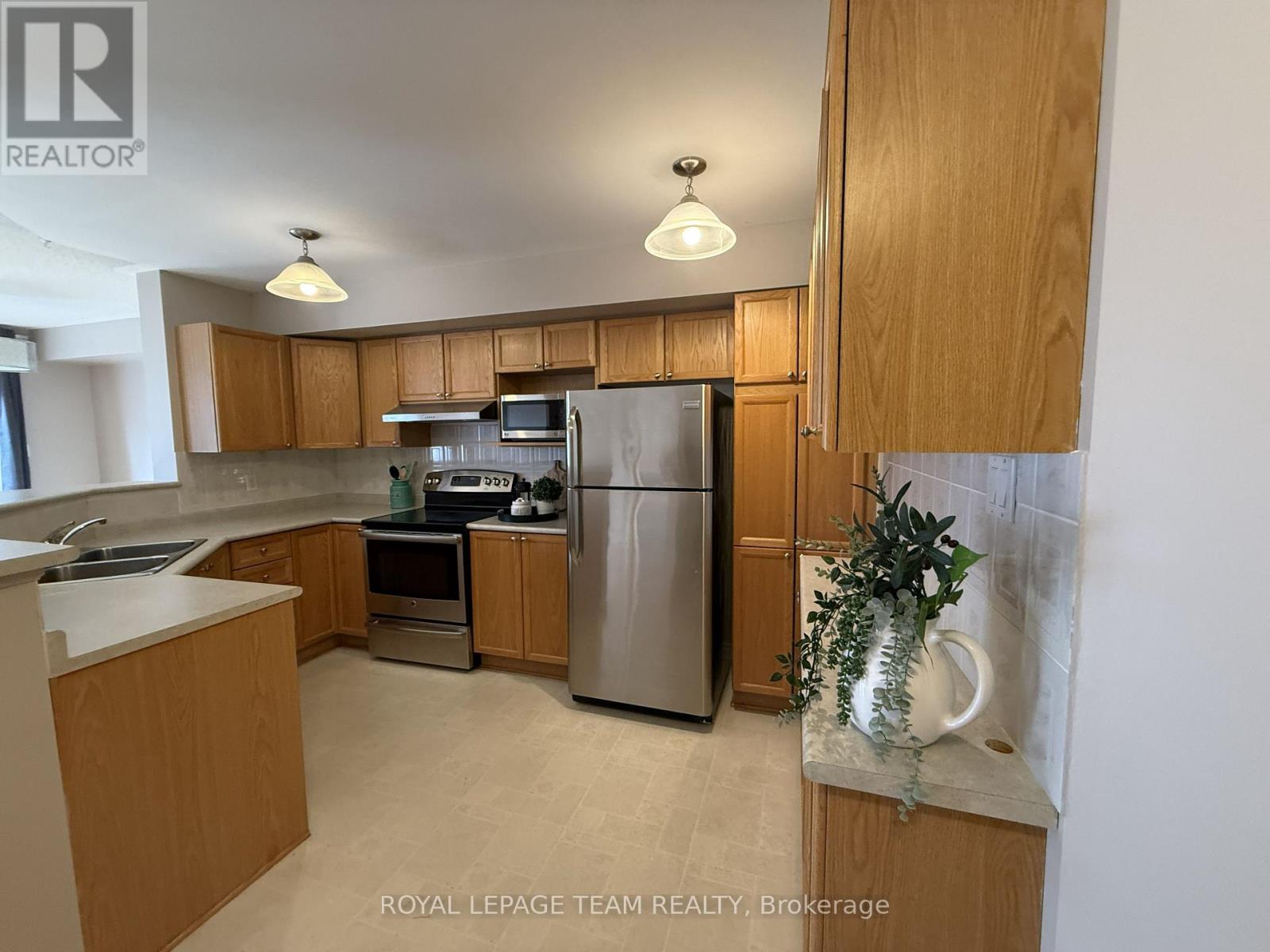 3 Bed, 3 Bath House for Rent in Ottawa – 5535 DOCTOR LEACH DRIVE, Ottawa – MLS# X13669110 - Image 5