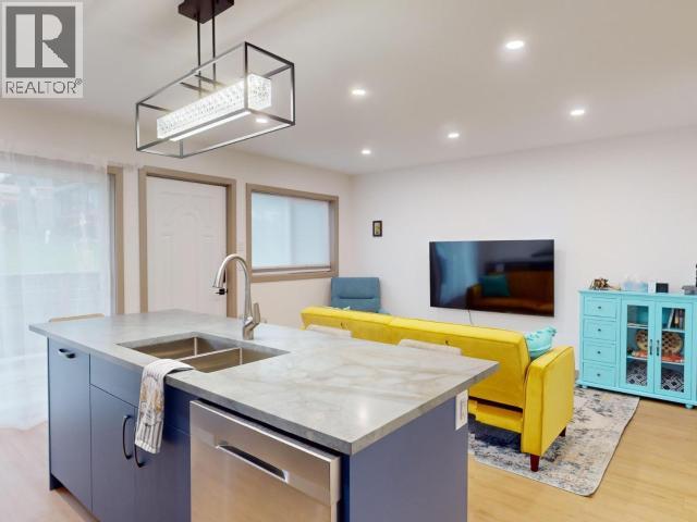 3465 OAK STREET, Texada Island