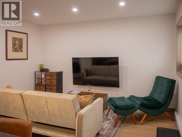 3465 OAK STREET, Texada Island