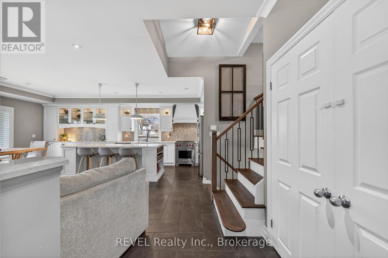 34 ROYAL YORK ROAD - 12
