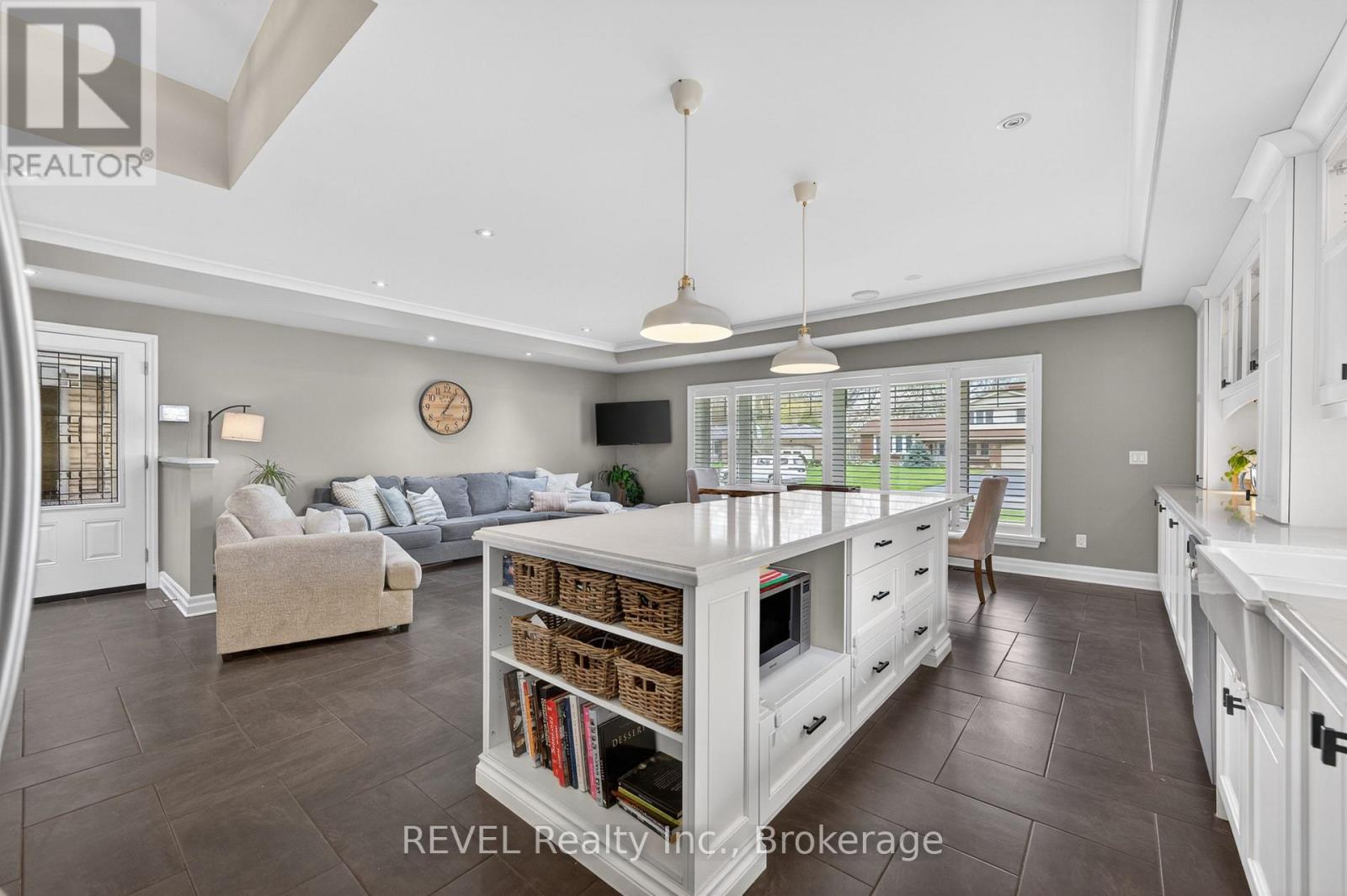 34 ROYAL YORK ROAD - 15