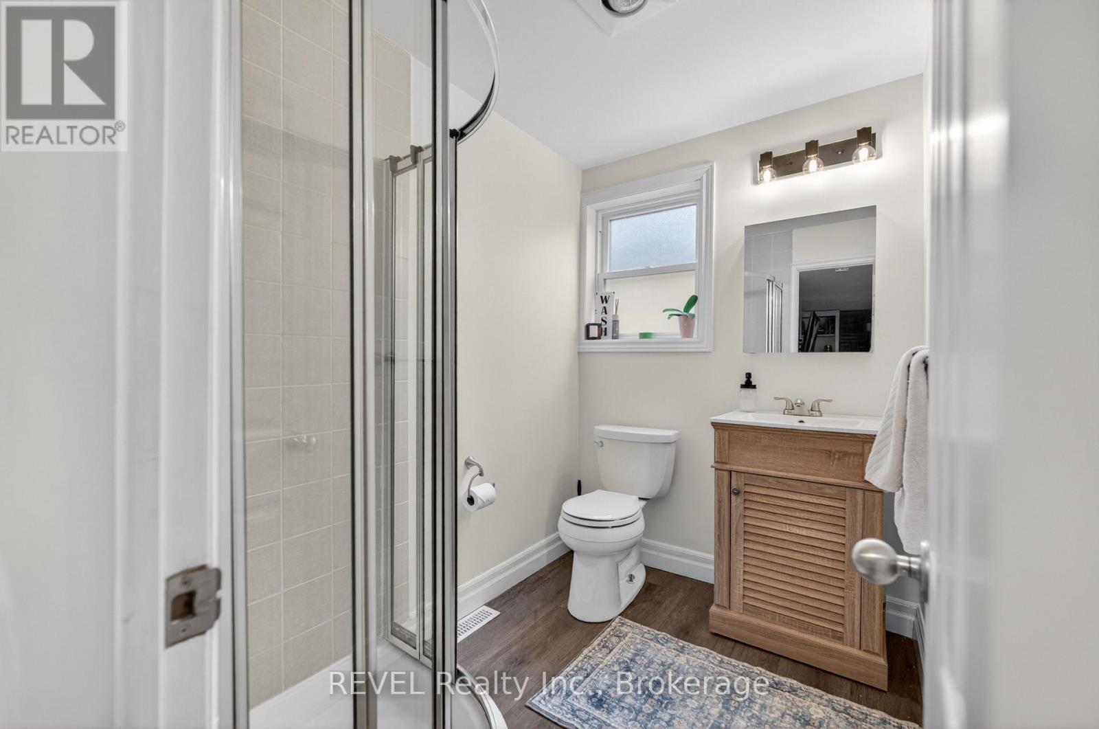 34 ROYAL YORK ROAD - 33