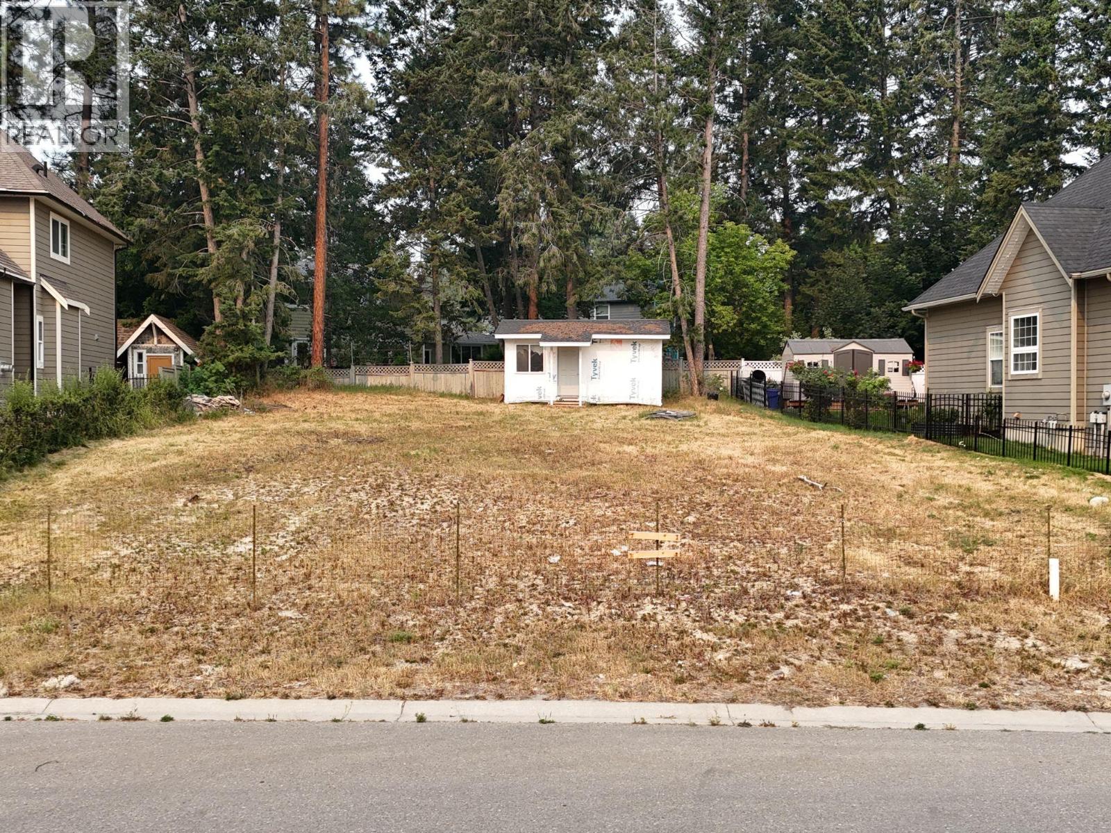  751 34th Avenue South, Cranbrook