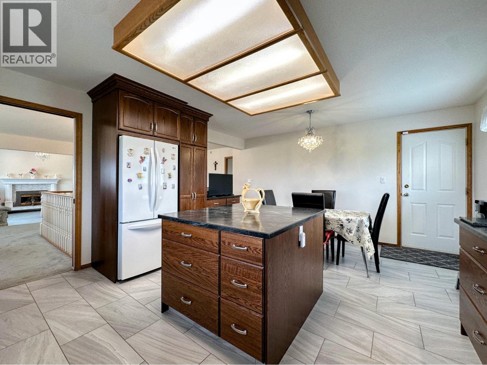  10501 100th Avenue, Osoyoos