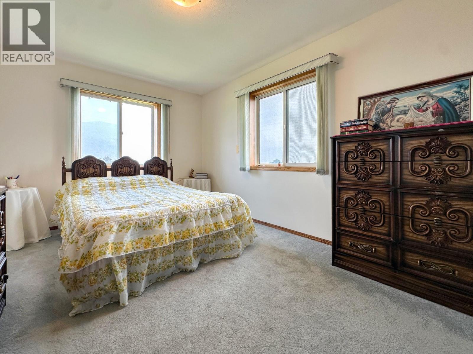  10501 100th Avenue, Osoyoos