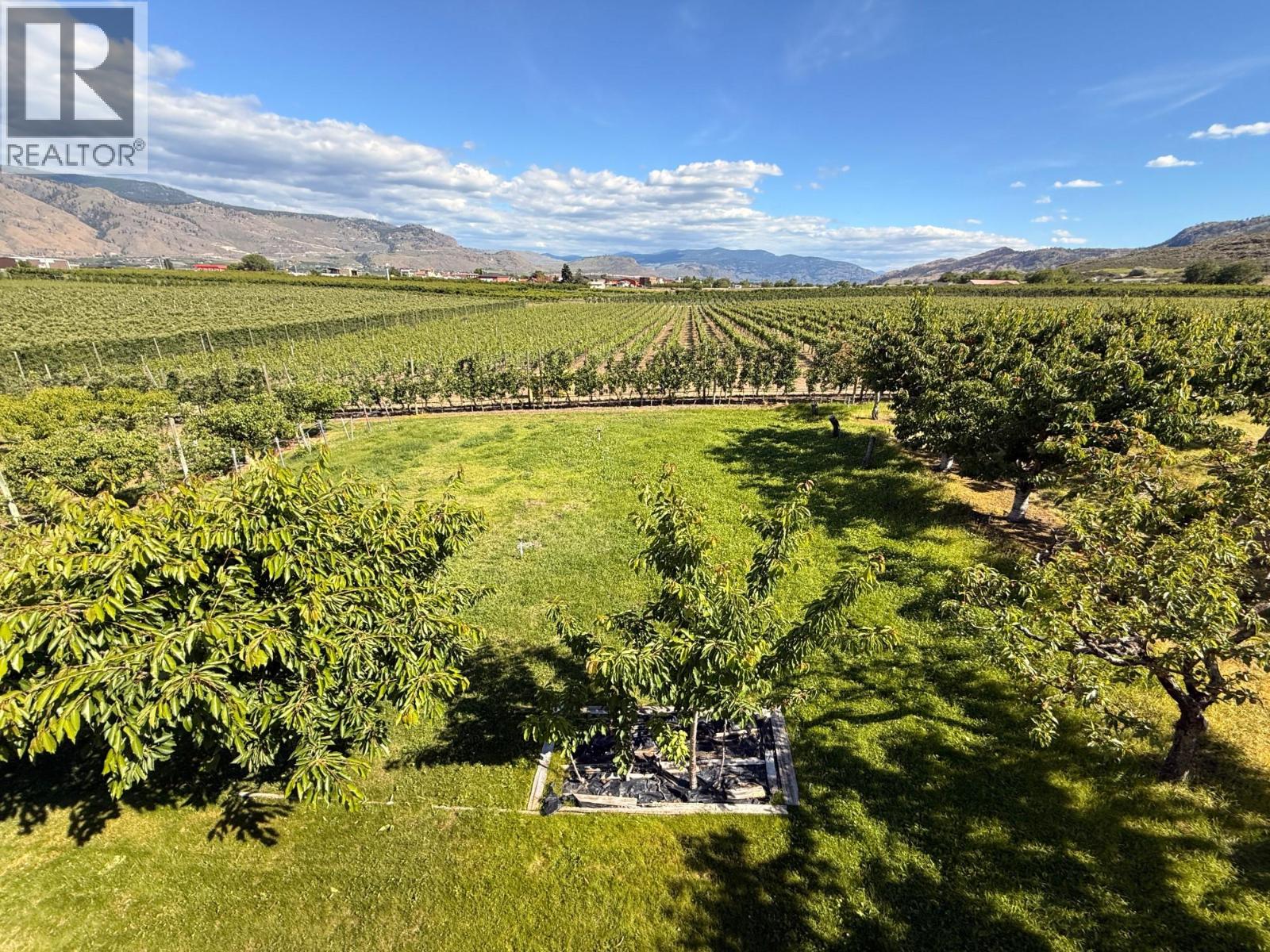  10501 100th Avenue, Osoyoos