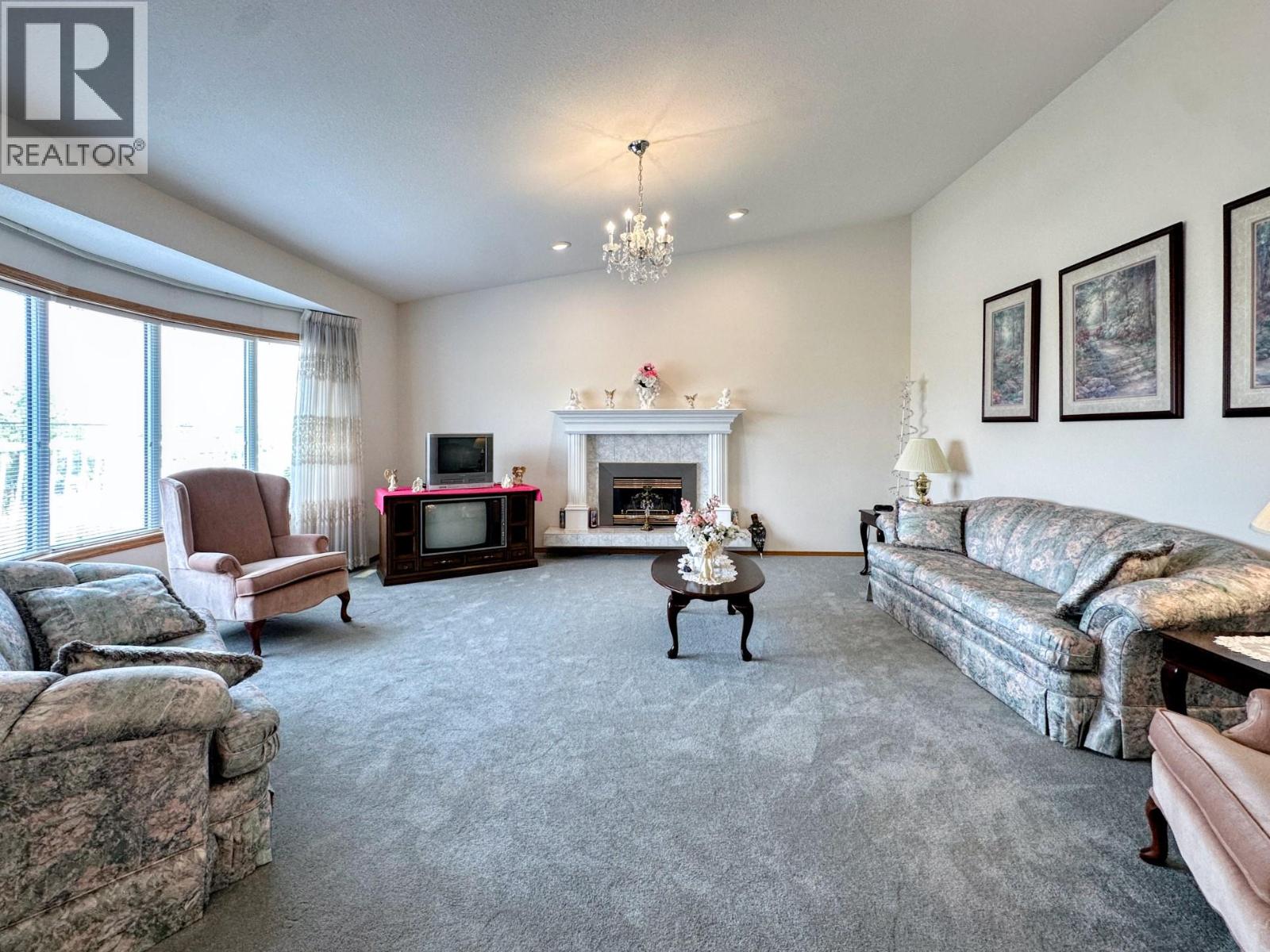  10501 100th Avenue, Osoyoos