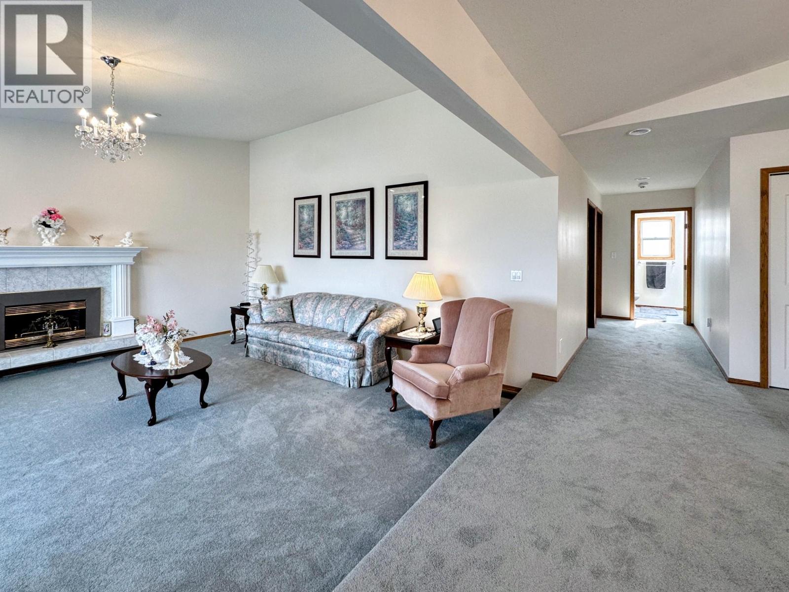  10501 100th Avenue, Osoyoos