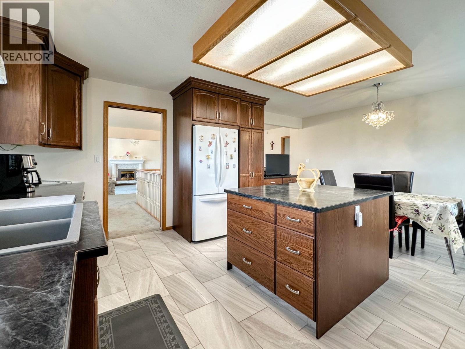  10501 100th Avenue, Osoyoos