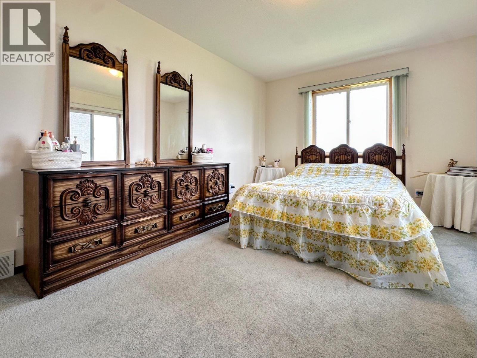  10501 100th Avenue, Osoyoos