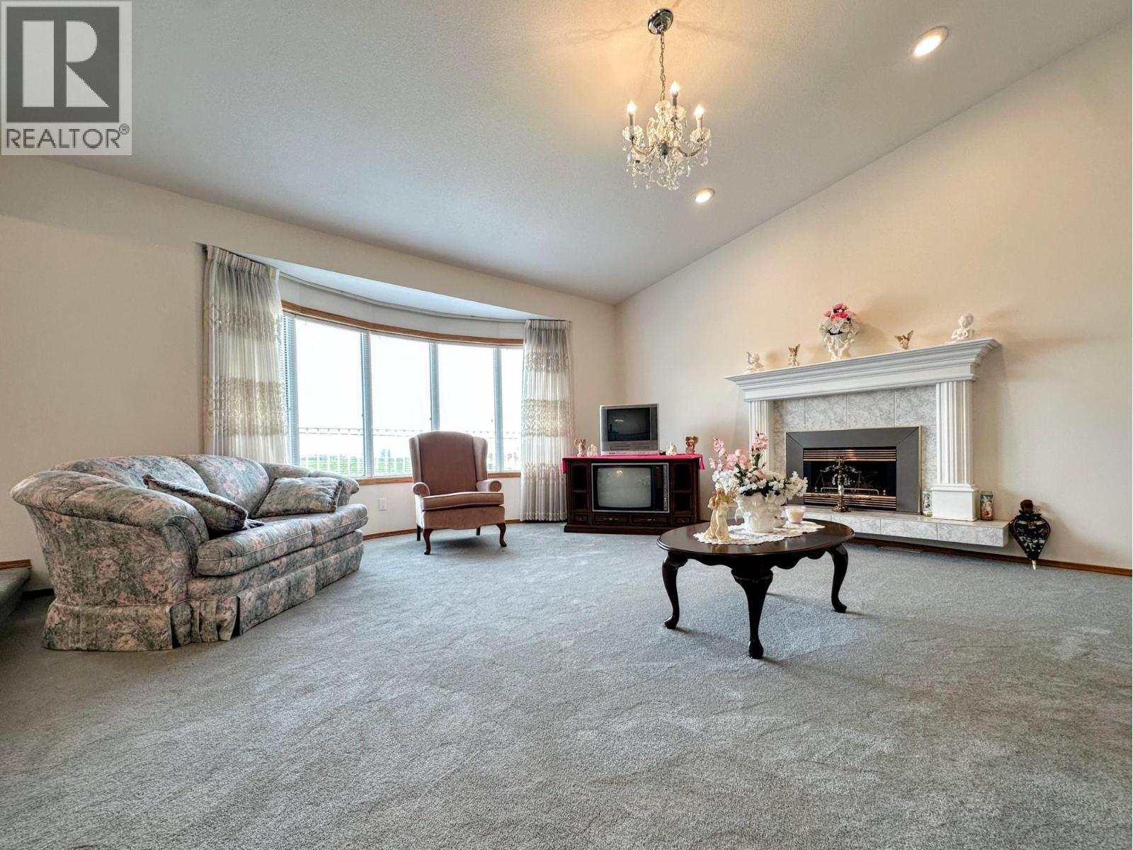  10501 100th Avenue, Osoyoos
