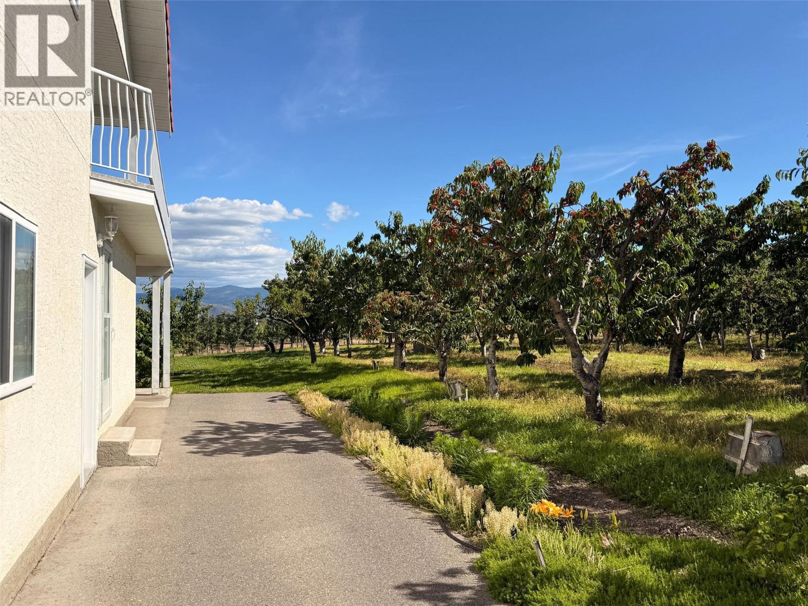  10501 100th Avenue, Osoyoos