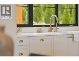 Ensuite - 2528 Mill Bay Rd, Mill Bay, BC V0R2P1 Photo 10