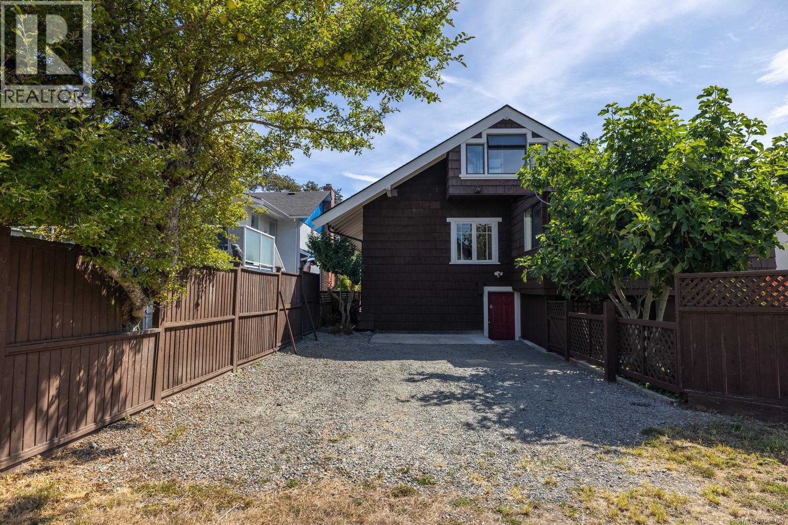 908 Cowichan St, Victoria