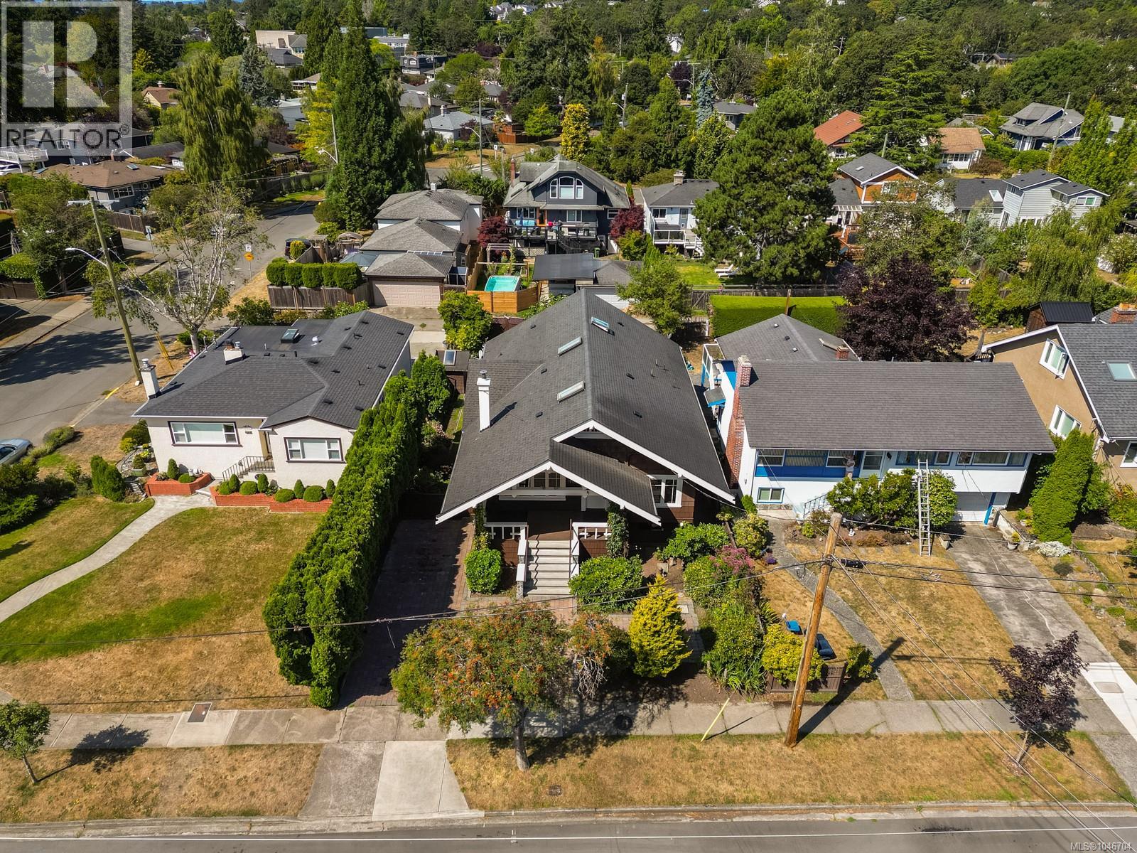 908 Cowichan St, Victoria