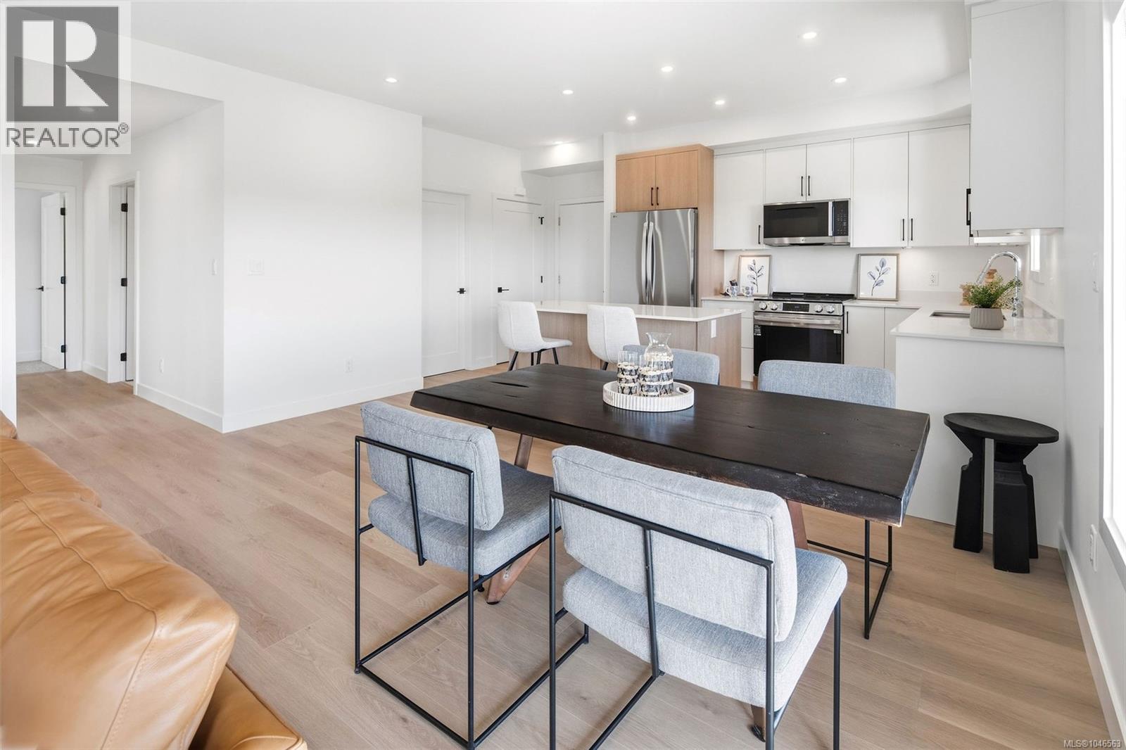 201 7053 Central Saanich Rd, Central Saanich
