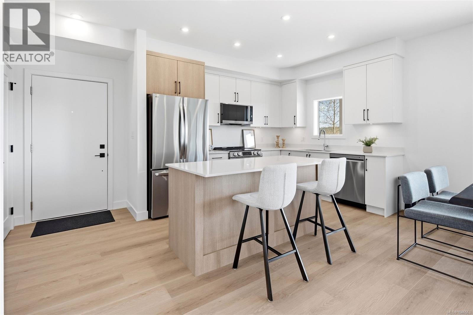 201 7053 Central Saanich Rd, Central Saanich