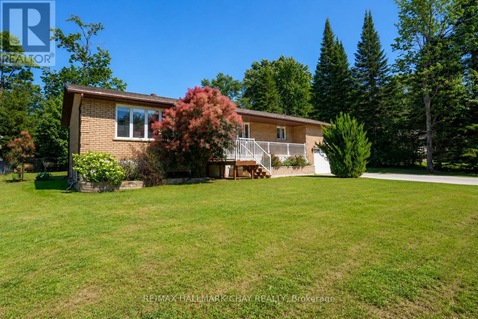 51 INDIANOLA CRESCENT - 2