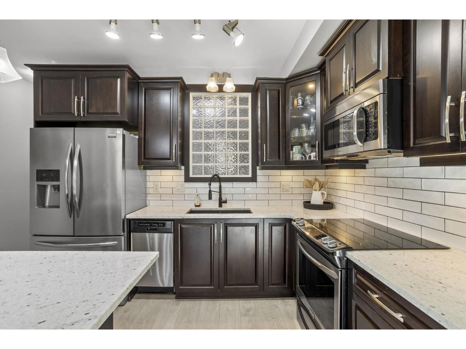 253 8258 207A STREET, Langley
