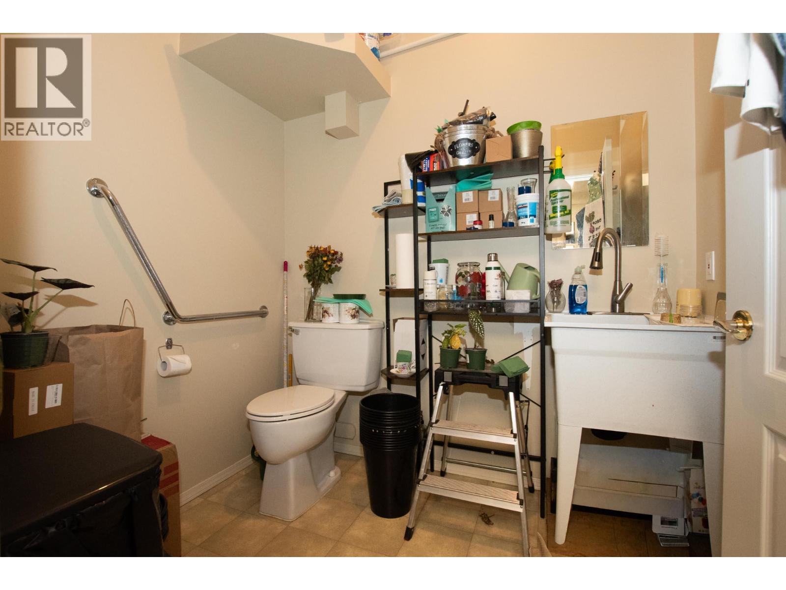 98 OLD N THOMPSON Highway, Clearwater