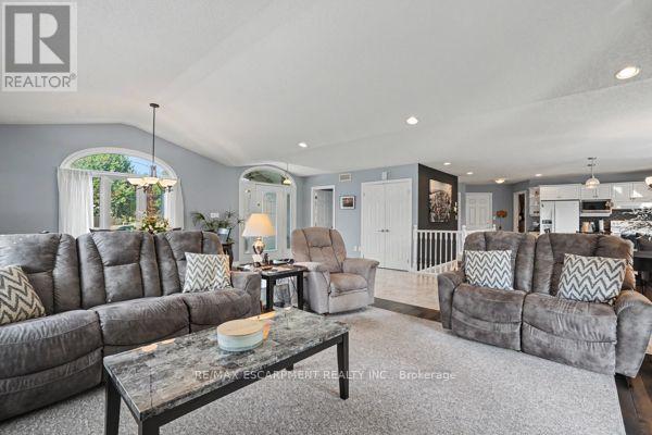 8 UPTON COURT - Image 10