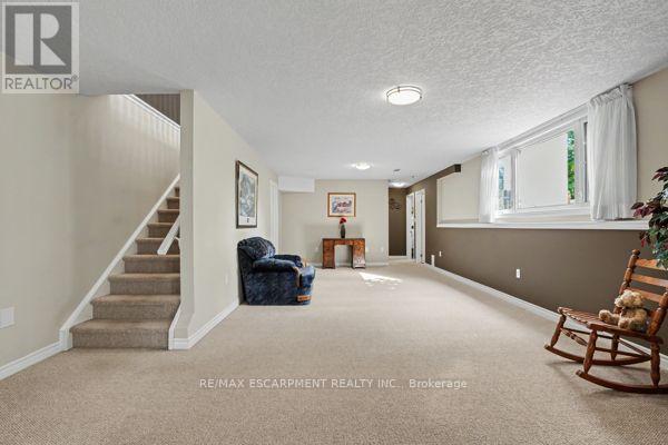 8 UPTON COURT - 29