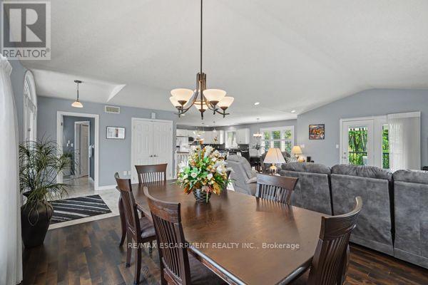 8 UPTON COURT - Image 6