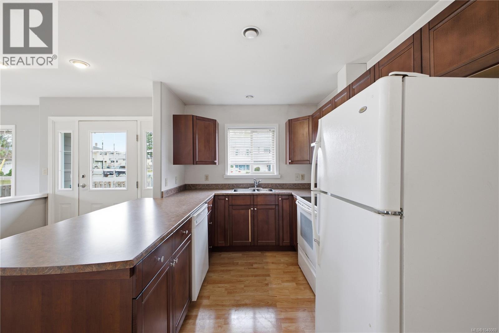 1126 18th St - Image 32