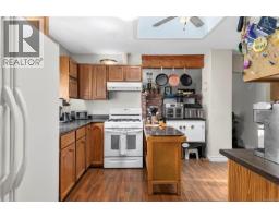 8712 Island Hwy N, Black Creek, BC V0R1C0 Photo 15