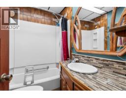 8712 Island Hwy N, Black Creek, BC V0R1C0 Photo 27