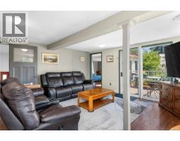 Entrance - 8712 Island Hwy N, Black Creek, BC V0R1C0 Photo 12