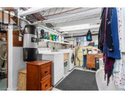 8712 Island Hwy N, Black Creek, BC V0R1C0 Photo 31