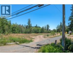 8712 Island Hwy N, Black Creek, BC V0R1C0 Photo 54
