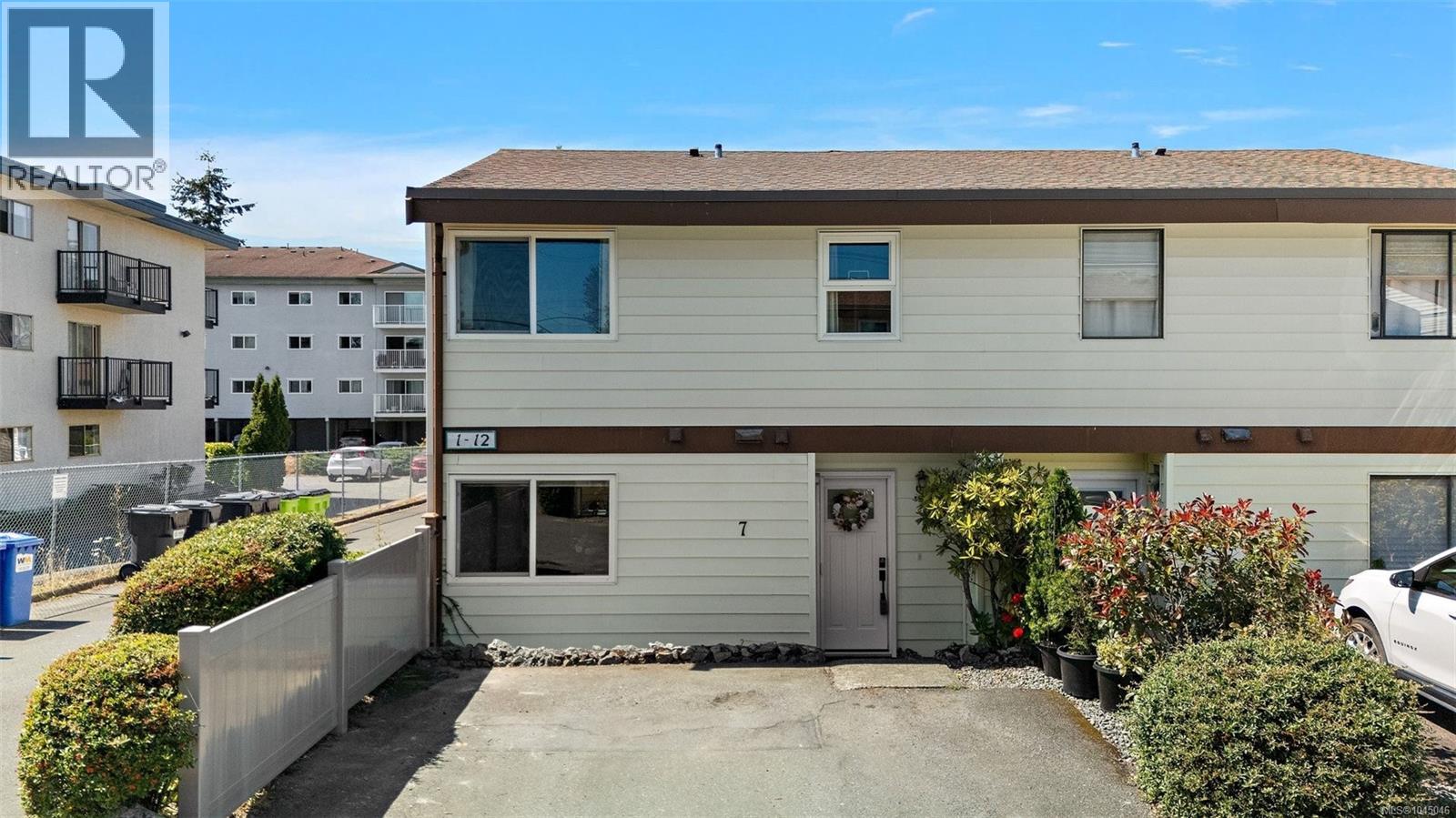 #7 10046 Fifth St - 1