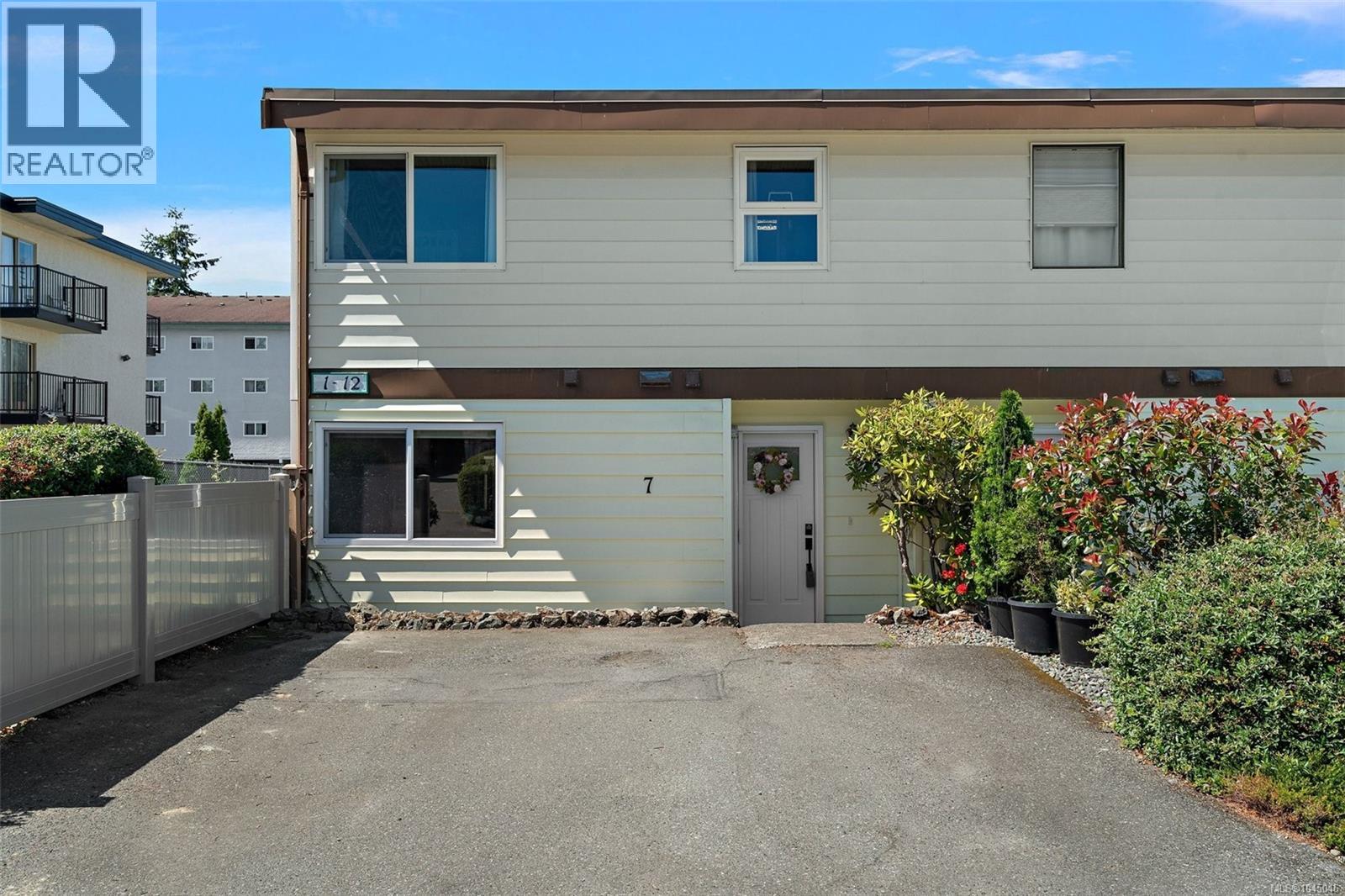 7 10046 Fifth St, Sidney