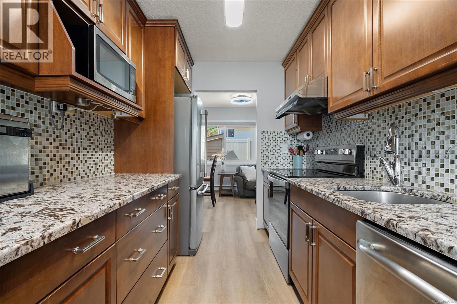#7 10046 Fifth St - 5