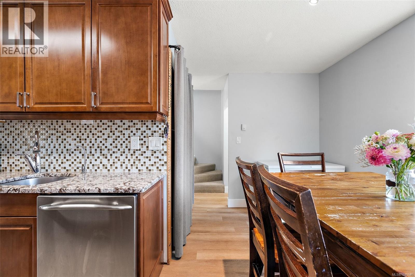 #7 10046 Fifth St - 7