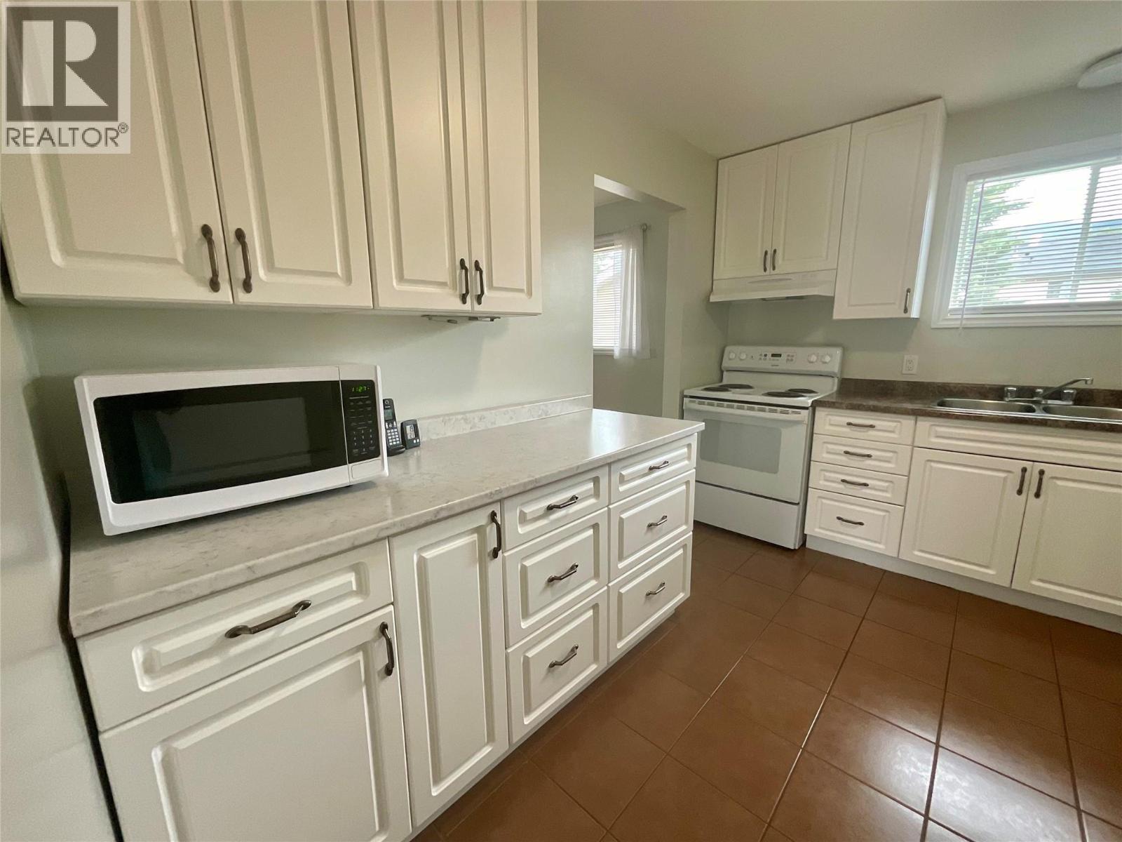 60 Valleyview Place, Tumbler Ridge