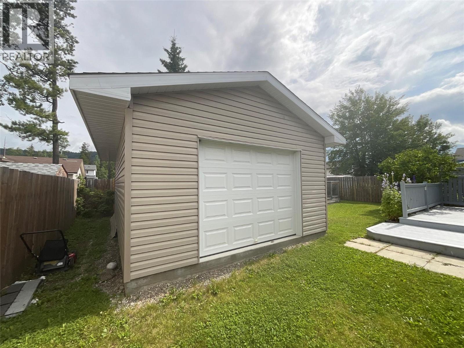 60 Valleyview Place, Tumbler Ridge