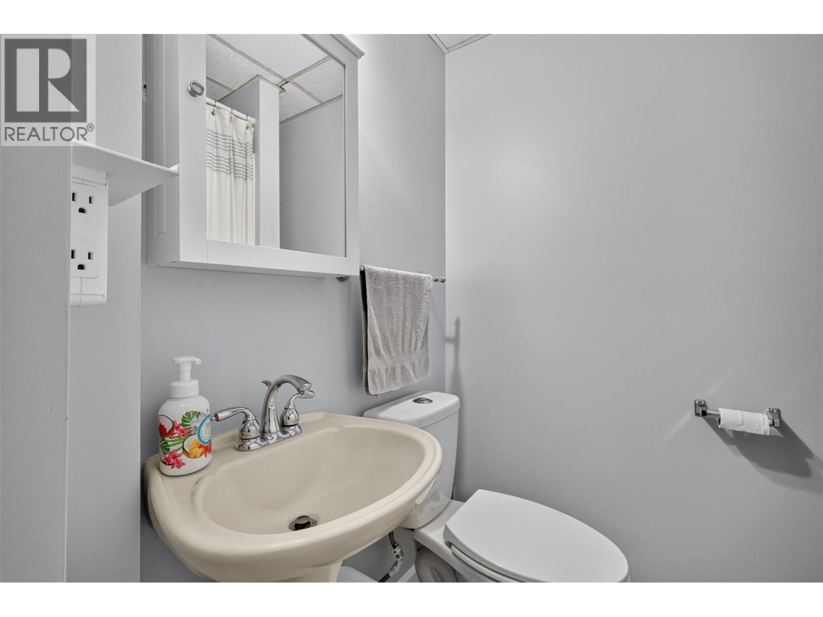 2618 Applegreen Court, West Kelowna