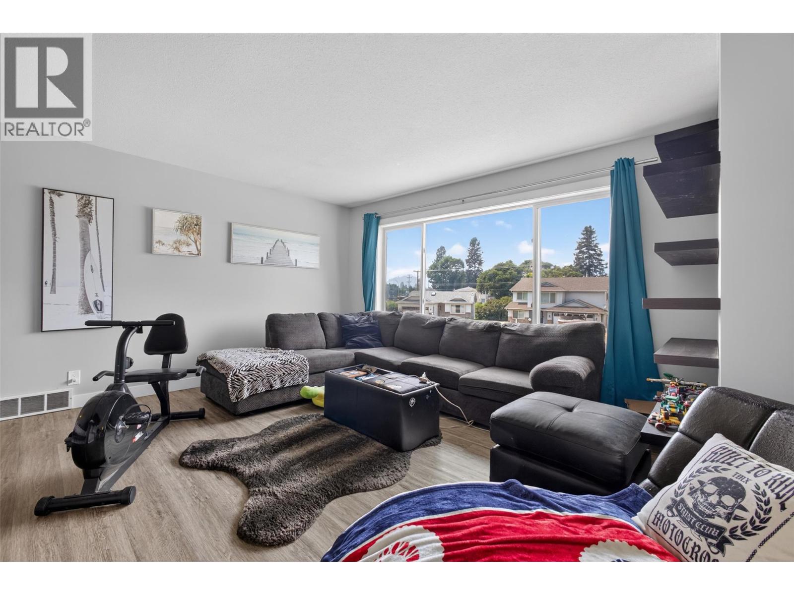 2618 Applegreen Court, West Kelowna