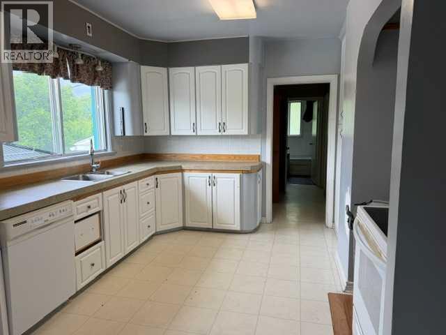 4711 5 Avenue - Photo 16